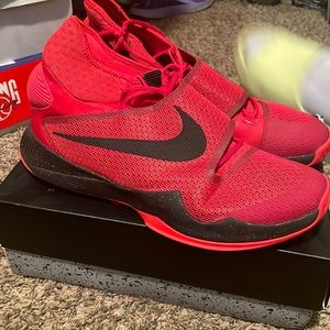 Nike Zoom Hyperrev US Size 14 Red & Black